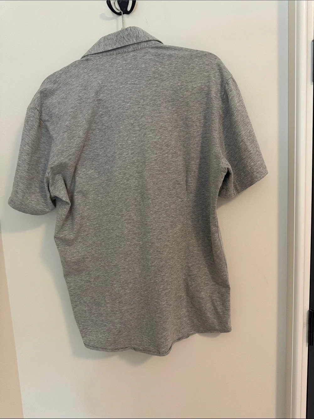 Men's Grey Short-Sleeve Polo Shirt with Button Front - Picture 5 of 5